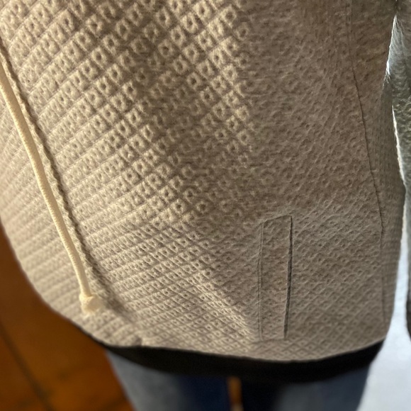 Vanilla bay gray/black long sleeved hoodie - Picture 2 of 6